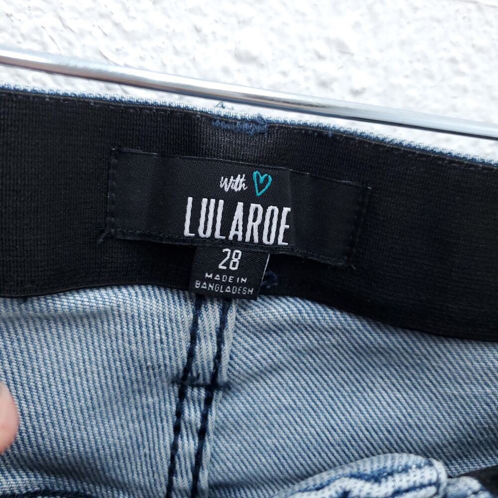 NWT LULAROE Lycra 7” Denim Light Wash Relaxed Stretchy Jean Bermuda Shorts - Picture 4 of 10